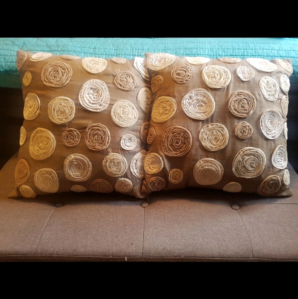 Decorative Pillow Set